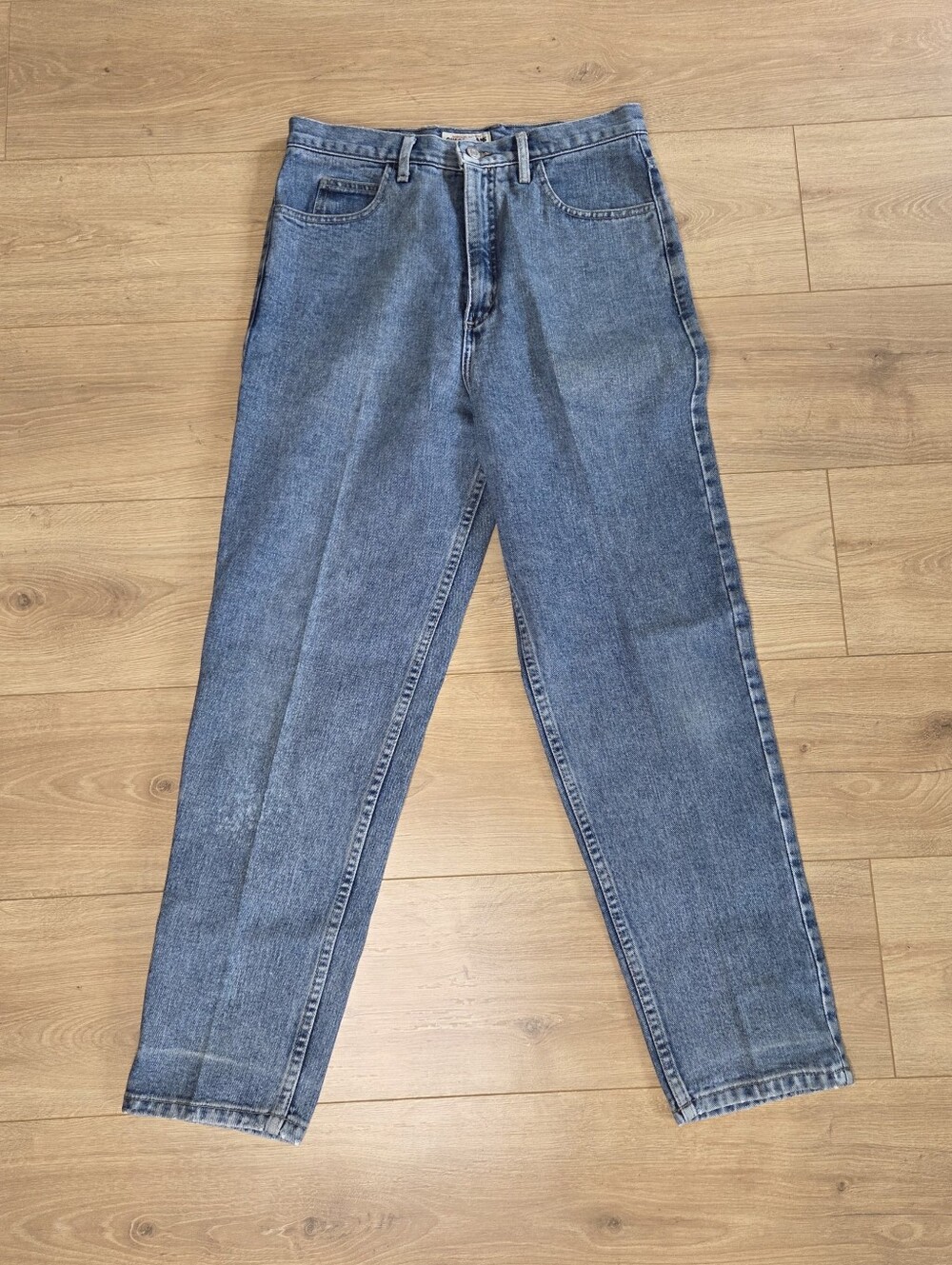 Vintage Guess USA Made High Waisted Mom Jeans 32 Medium Wash Tapered Leg 90s